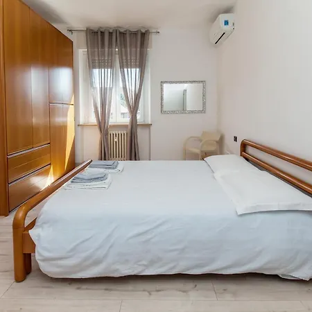 Bicocca Modern Flat-3